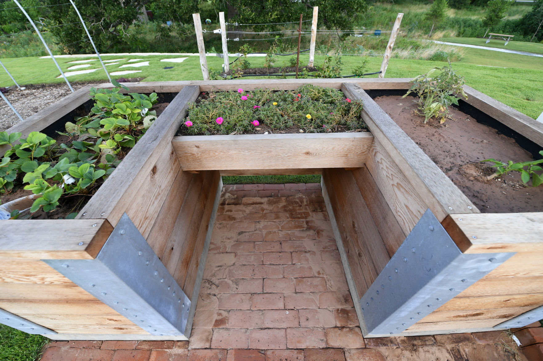 Leach Teaching Gardens